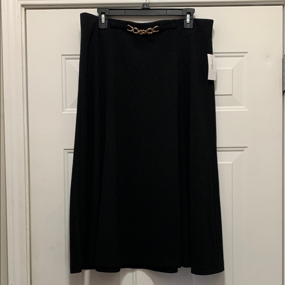 3/$15 NWT Roz & Ali Black Skirt with Gold Accent Size Large